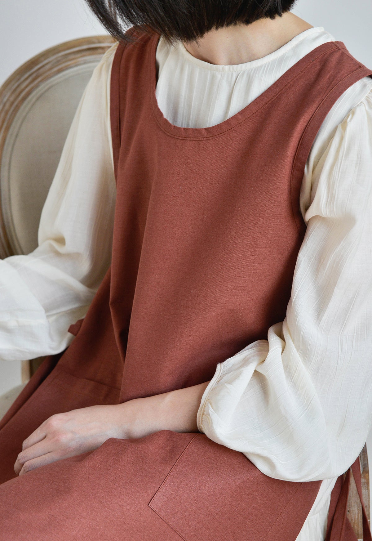 Akane Waterproof Crossback Waist Apron